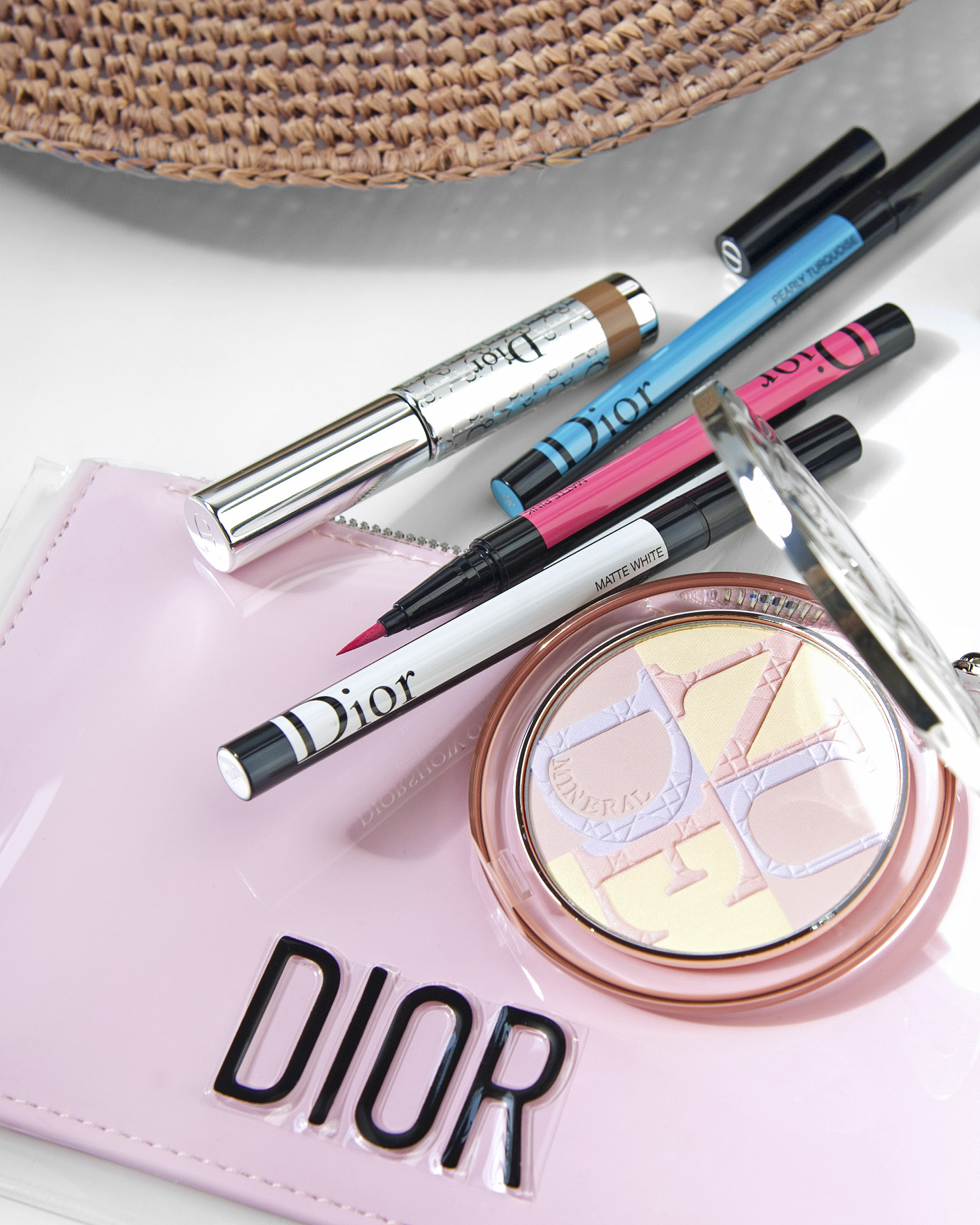 dior on stage liner review